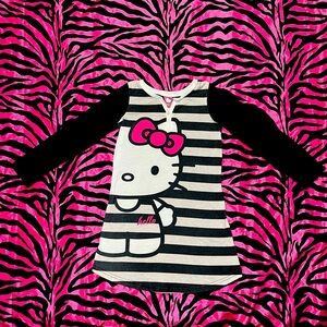 Hello Kitty Kids Henley Design PJ Top
🎀🖤🤍